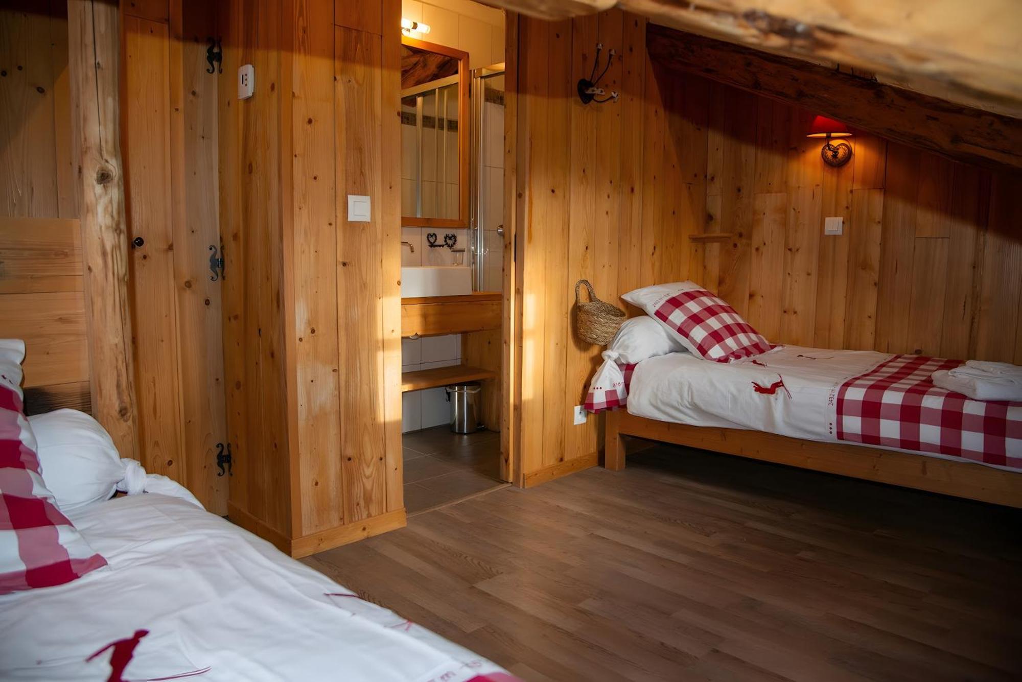 Вилла Chalet Cosy Pour 13 Sauna Сен-Мартен-де-Бельвиль Экстерьер фото