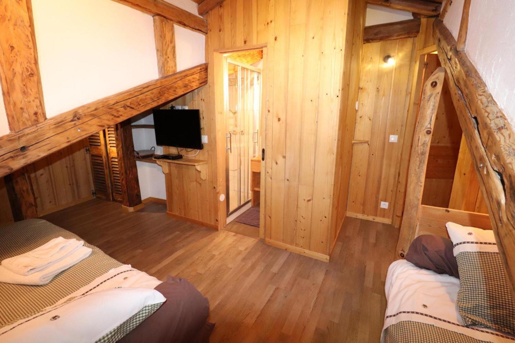 Вилла Chalet Cosy Pour 13 Sauna Сен-Мартен-де-Бельвиль Экстерьер фото